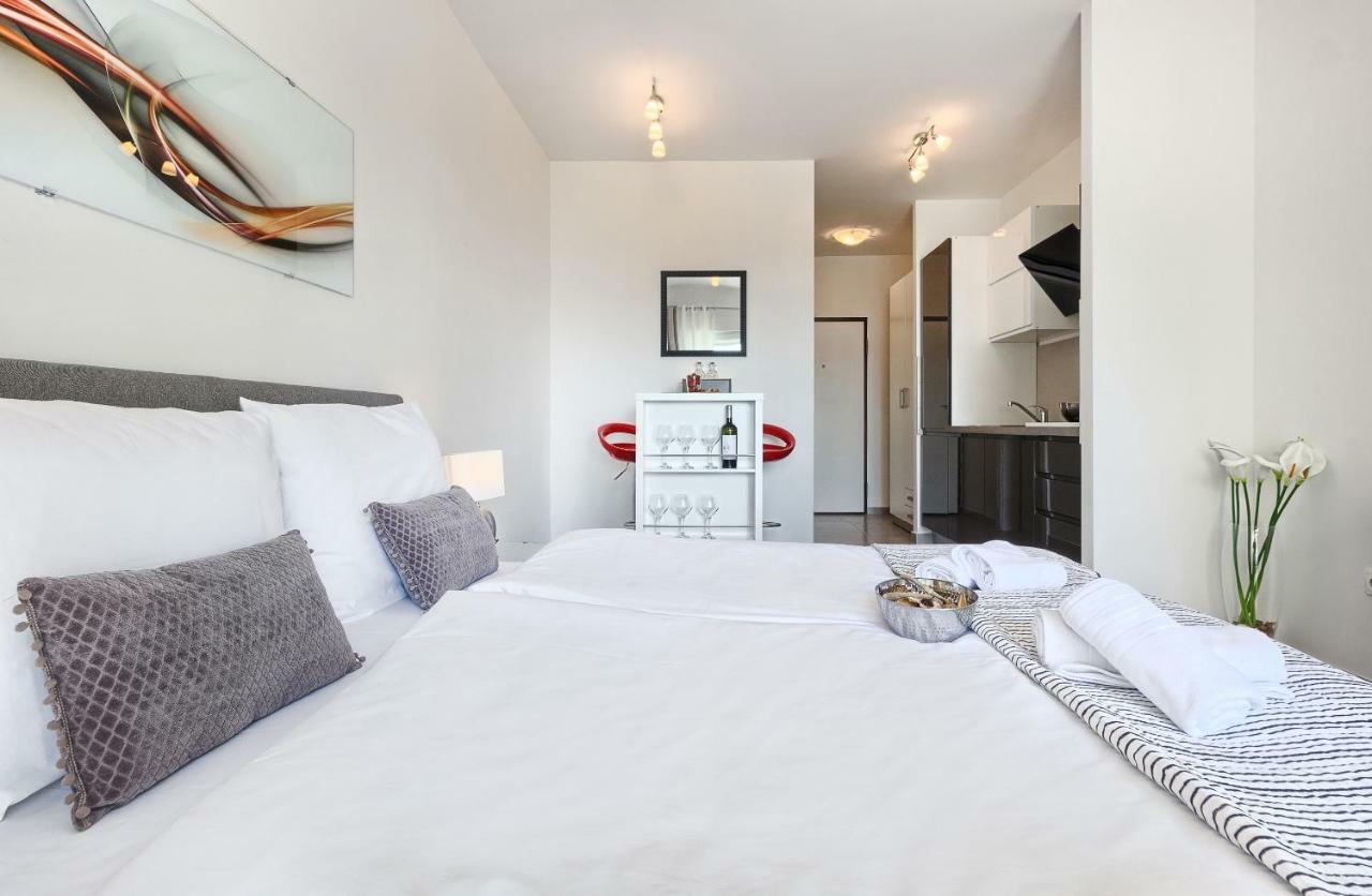 Modern Apartments With Sea View 150 Meters To Beach Kaštela Εξωτερικό φωτογραφία